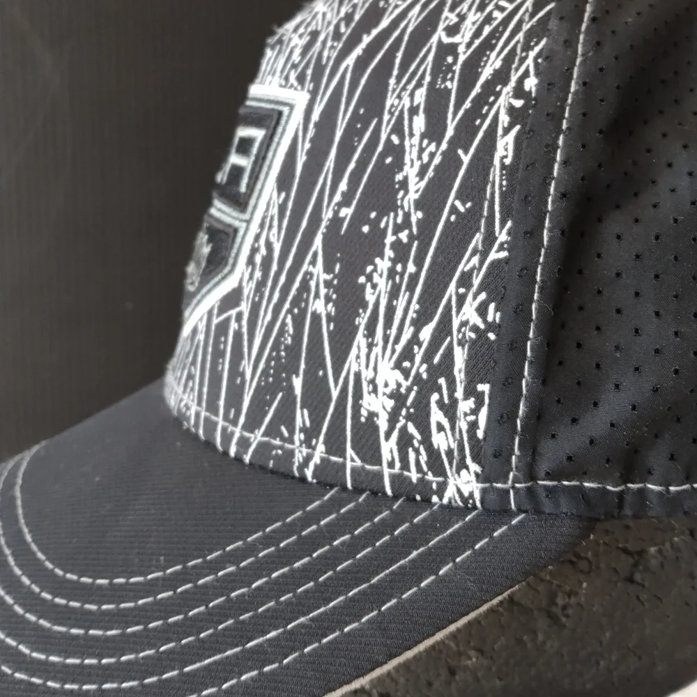 Child NHL cap Youth size